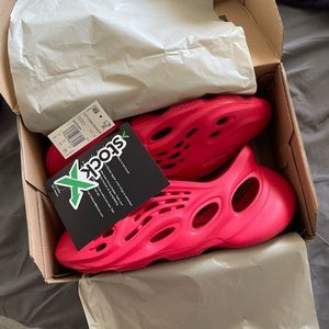 Yeezy Foam Runner “Vermillion”